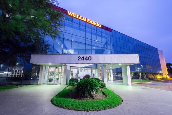 Wells Fargo Building: 2440 Texas Pkwy, Missouri City, TX 77489
